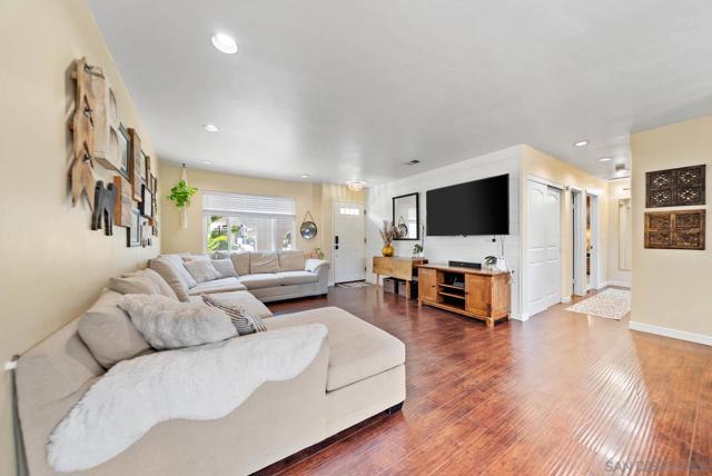 10263 Avenida Real, Lakeside CA: https://media.crmls.org/mediaz/d0899b8c-4485-47c5-a403-8412527bf6db.jpg