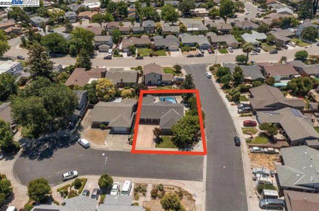 5221 Roxanne Ct, Livermore CA: https://media.crmls.org/mediaz/d08a37a2-8a01-4c88-a962-cc4c8b80d25e.jpg