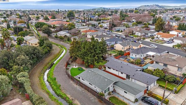 36517 Cherry St, Newark CA: https://media.crmls.org/mediaz/d08b176b-80c3-42f5-b6a8-18bb2c4f4b32.jpg