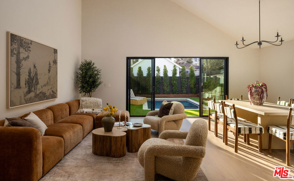 321 N Lucerne Boulevard