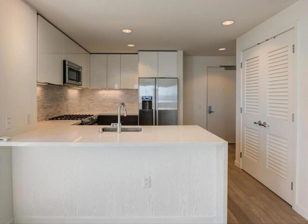 10 Kennedy Place #201