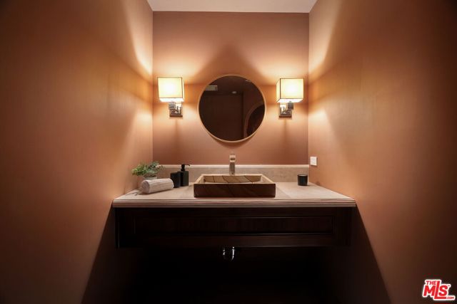 6882 Arizona Avenue, Los Angeles CA: https://media.crmls.org/mediaz/d08c3a83-03d7-41b3-a64c-785bb6c734db.jpg