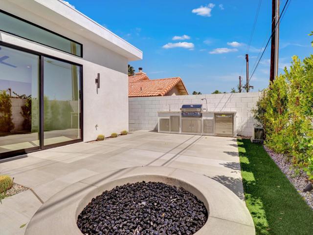 52120 Avenida Alvarado, La Quinta CA: https://media.crmls.org/mediaz/d08cbaf7-758a-4b20-9d6e-cb928b1951ef.jpg