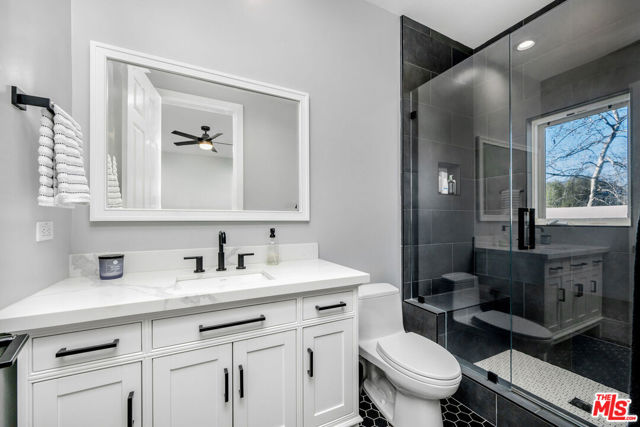 1 Falconridge Drive, Coto de Caza CA: https://media.crmls.org/mediaz/d08d2606-72b3-4408-bec3-c9c17e245907.jpg