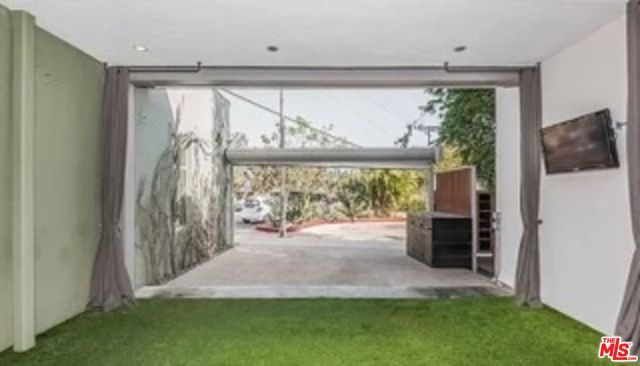 122 Mildred Avenue, Venice CA: https://media.crmls.org/mediaz/d08d34b2-3e08-4b76-acad-5f757e4dd990.jpg