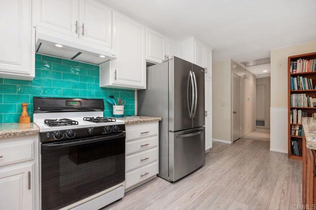 Detail Gallery Image 9 of 36 For 1037 Glenmere Rd, Vista,  CA 92084 - 3 Beds | 2 Baths