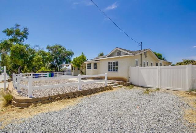 12224 Lemon Crest Drive, Lakeside CA: https://media.crmls.org/mediaz/d08d9156-2e7e-4f17-b85a-dc25834dcace.jpg