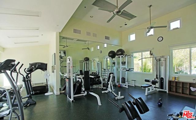 16864 Calle Bellevista, Pacific Palisades CA: https://media.crmls.org/mediaz/d08dae74-99c7-4f09-b631-54b339e1f39b.jpg