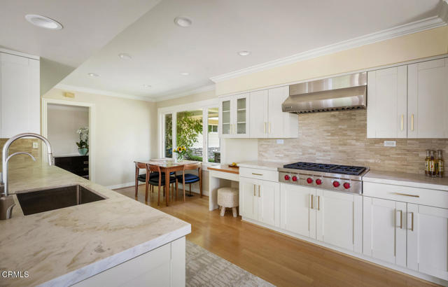 5109 Redwillow Lane, La Canada Flintridge CA: https://media.crmls.org/mediaz/d08e5e54-2a95-4338-803a-3473826a081a.jpg