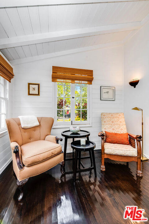 4150 Elmer Avenue, Studio City CA: https://media.crmls.org/mediaz/d08e65a5-8ffe-4441-b3a4-52a26f8d8ea3.jpg