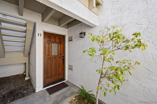 524 Via De La Valle,  CA: https://media.crmls.org/mediaz/d08f31d5-9379-4fb1-99bc-242190df888d.jpg