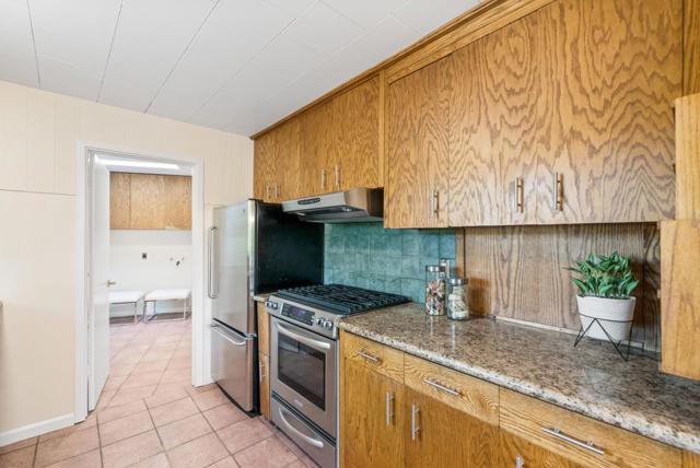 20243 Beatty Ridge Road, Los Gatos CA: https://media.crmls.org/mediaz/d08f3792-ea44-49d3-8a8c-e14f24575e6d.jpg