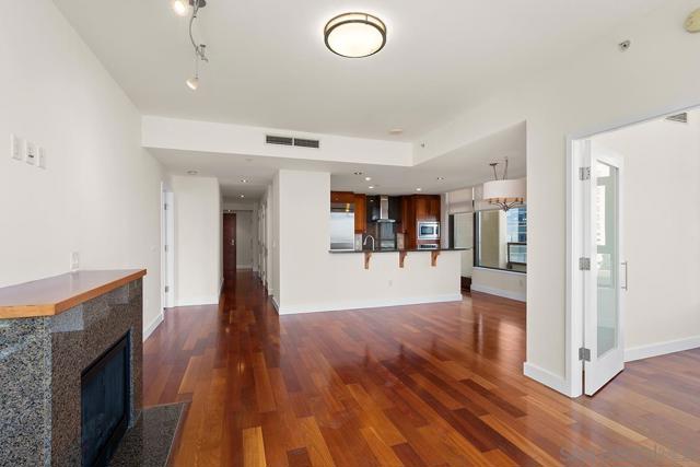 700 W E Street, San Diego CA: https://media.crmls.org/mediaz/d08fcfec-8563-4e64-867f-0d029947471d.jpg