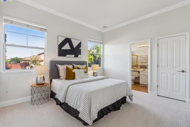 3879 Blackstone Ct, Castro Valley CA: https://media.crmls.org/mediaz/d08fdfbc-03af-448c-885a-dc887c278839.jpg