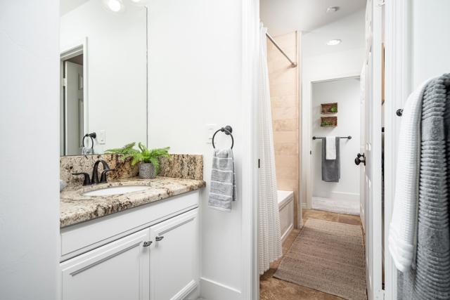14522 Las Haciendas, San Diego CA: https://media.crmls.org/mediaz/d0915849-b44d-41f1-85b5-0e5c162ec553.jpg