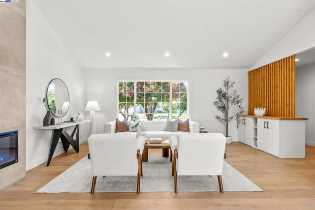 7574 Birkdale Dr, Newark CA: https://media.crmls.org/mediaz/d091e2b5-a1e7-4f38-b842-f4ad4a7ce85d.jpg
