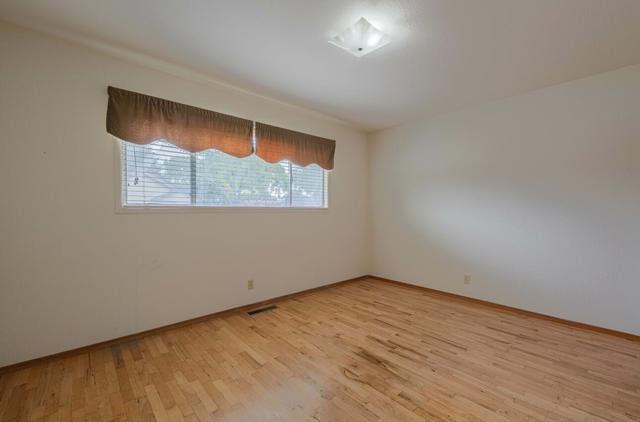 786 Bellarmine Drive, Salinas CA: https://media.crmls.org/mediaz/d091f360-d9ab-403c-b45c-e14adf8b7991.jpg