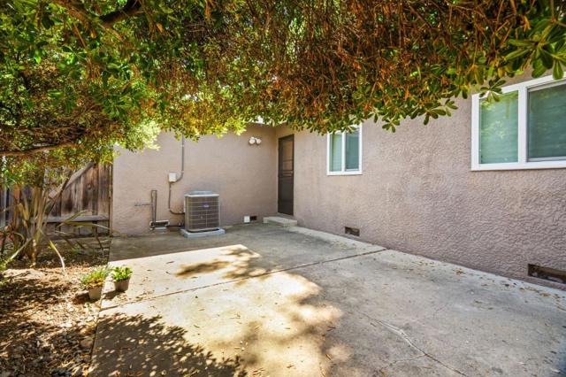 12 Church Street, Mountain View CA: https://media.crmls.org/mediaz/d0928f74-fef3-42dc-9861-ab565705ddbb.jpg