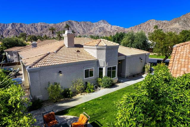 48205 Vista De Nopal, La Quinta CA: https://media.crmls.org/mediaz/d093d300-4464-472c-8fc6-08faa22e7d53.jpg