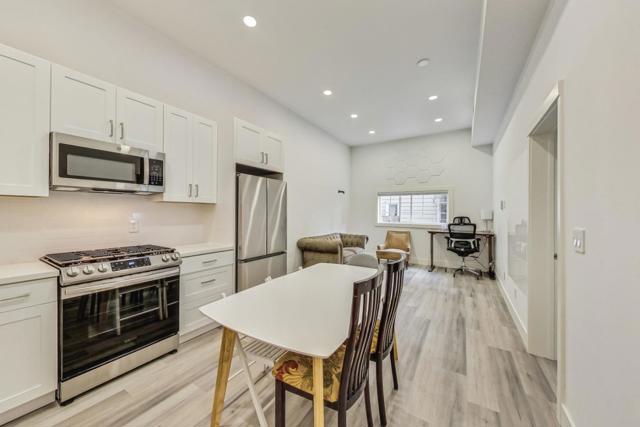 811 Oak Street, San Francisco CA: https://media.crmls.org/mediaz/d094340f-ca49-49b4-8f18-dbf26e7eaafb.jpg