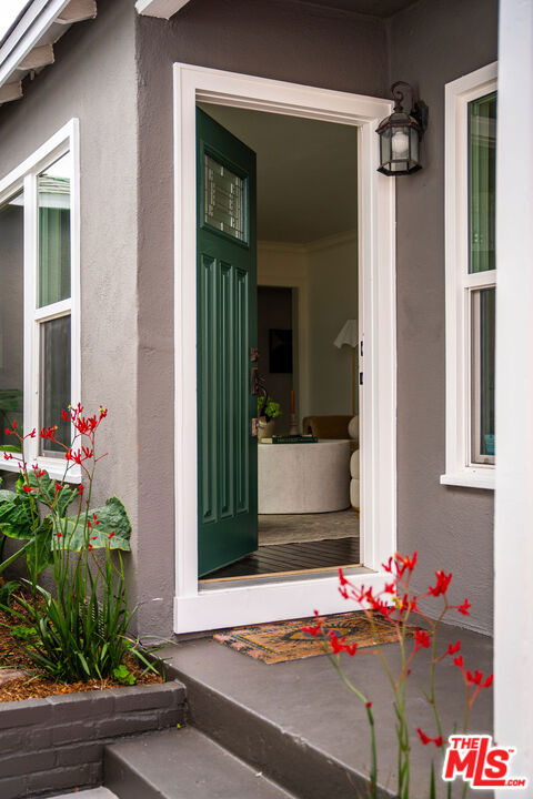 17638 Lemay Street, Lake Balboa CA: https://media.crmls.org/mediaz/d0947a6b-3eaa-4ec5-bbd0-1d5a5b711008.jpg