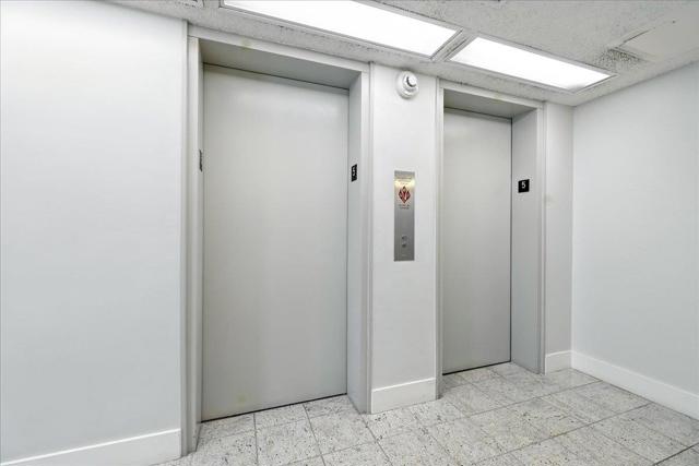 400 Davey Glen Road, Belmont CA: https://media.crmls.org/mediaz/d094839f-2c8b-48e7-939e-ea67aadfd5fd.jpg