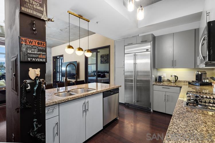 527 10th Ave - photo 3