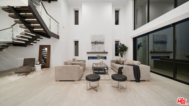 11782 N Hillsborough Lane, Porter Ranch CA: https://media.crmls.org/mediaz/d094c1d5-bc04-49d8-8c4d-c7b77d2b4f4c.jpg