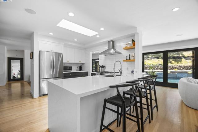 4149 Moselle Ct, Pleasanton CA: https://media.crmls.org/mediaz/d095442e-f8fd-4abc-962b-ccfb3e9ec308.jpg