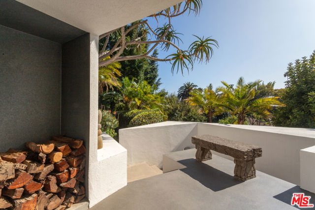 2034 Outpost Drive, Los Angeles CA: https://media.crmls.org/mediaz/d0962c47-2be5-43ee-810d-fb788e94242e.jpg