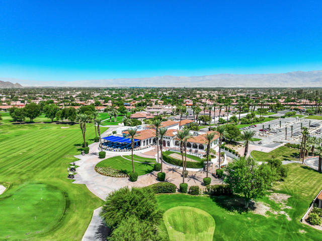 50640 Mandarina, La Quinta CA: https://media.crmls.org/mediaz/d0971e08-4369-4719-a1bf-8d5633371afd.jpg
