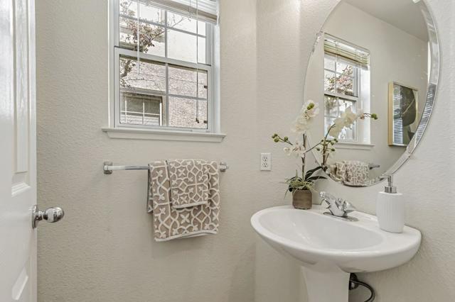 2213 Wigeon Court, San Leandro CA: https://media.crmls.org/mediaz/d09777e1-7460-4877-b060-78cdbdfdef97.jpg