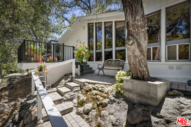 54 Robin Hood Place photo 35