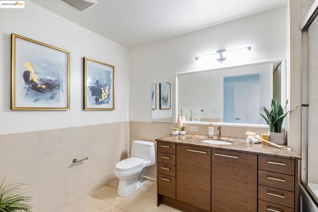333 MAIN, San Francisco CA: https://media.crmls.org/mediaz/d097e8e1-a6f4-4eb9-90c2-4505c4385c14.jpg