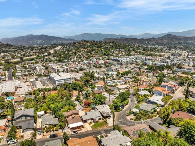4127 Scandia Way, Los Angeles CA: https://media.crmls.org/mediaz/d097f432-ee26-442d-b98d-0c189b573595.jpg