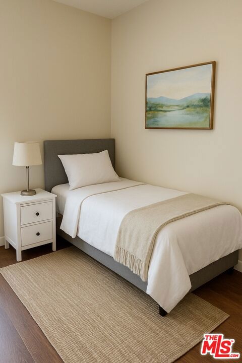 636 3/4 E 87th Street, Los Angeles CA: https://media.crmls.org/mediaz/d09827b1-6efd-424c-bc0e-d29f02040a20.jpg