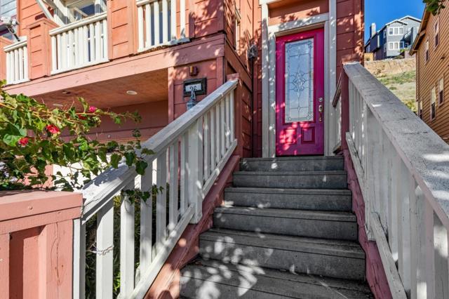 36 Pointe View Place, South San Francisco CA: https://media.crmls.org/mediaz/d0982f07-68c3-4e45-a873-93549f0dda59.jpg