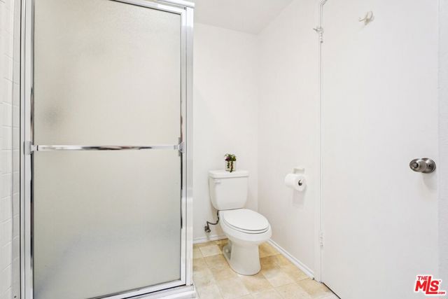 13065 Mindanao Way, Marina del Rey CA: https://media.crmls.org/mediaz/d09935bf-b286-4836-be06-835d75aa1197.jpg