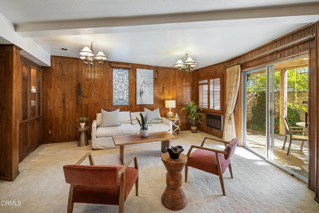 Detail Gallery Image 10 of 52 For 1400 Valley View Rd #1,  Glendale,  CA 91202 - 4 Beds | 3/1 Baths