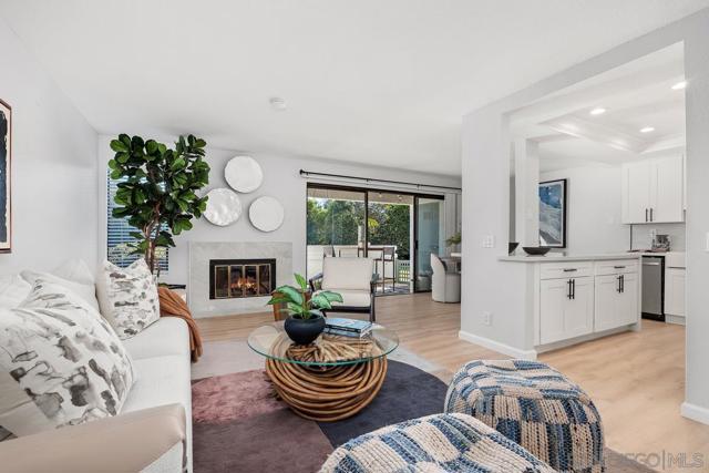 524 Via De La Valle H, Solana Beach CA: https://media.crmls.org/mediaz/d099b460-853c-43bb-83f5-f9a59e424ced.jpg