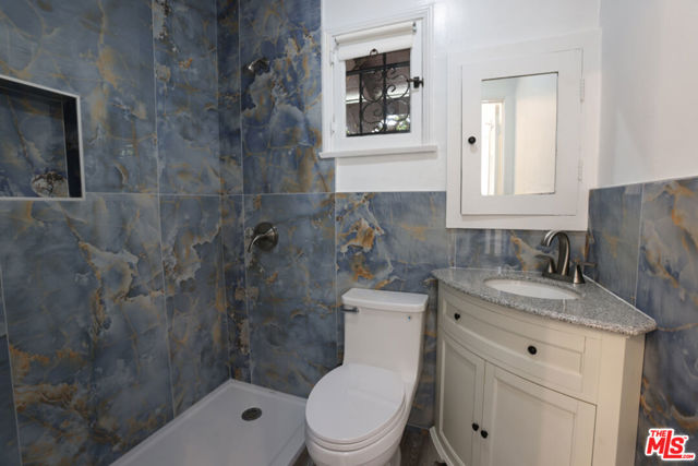 755 N CRESCENT HEIGHTS, Los Angeles CA: https://media.crmls.org/mediaz/d09a0686-ff7e-4904-b9ce-31c765fcdf2d.jpg