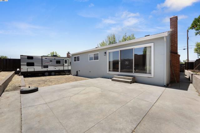252 Martin Avenue, Livermore CA: https://media.crmls.org/mediaz/d09a1cfb-9bc3-4fd5-92a3-c770b0395949.jpg