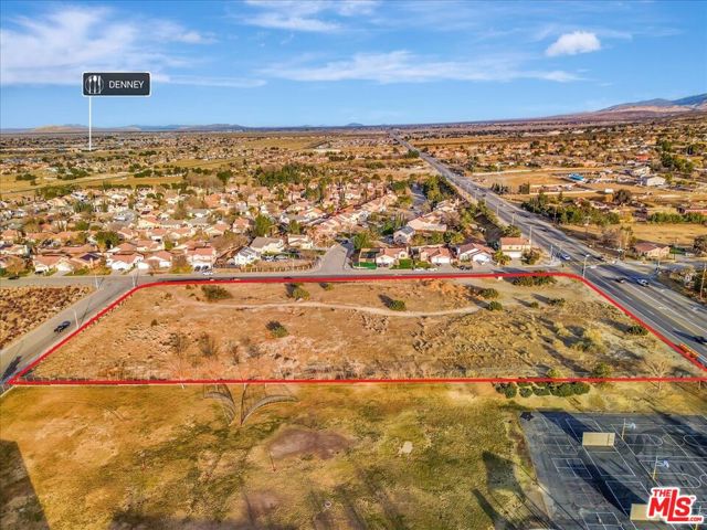 36409 E 37th Street, Palmdale CA: https://media.crmls.org/mediaz/d09aad83-d65d-4adf-8bd5-af66725e1f3e.jpg