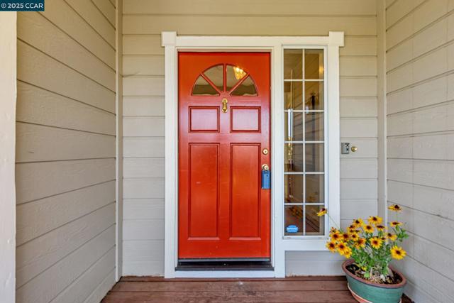 631 La Vista Rd, Walnut Creek CA: https://media.crmls.org/mediaz/d09b6fc5-d3dd-46ae-9437-8465c55e2812.jpg