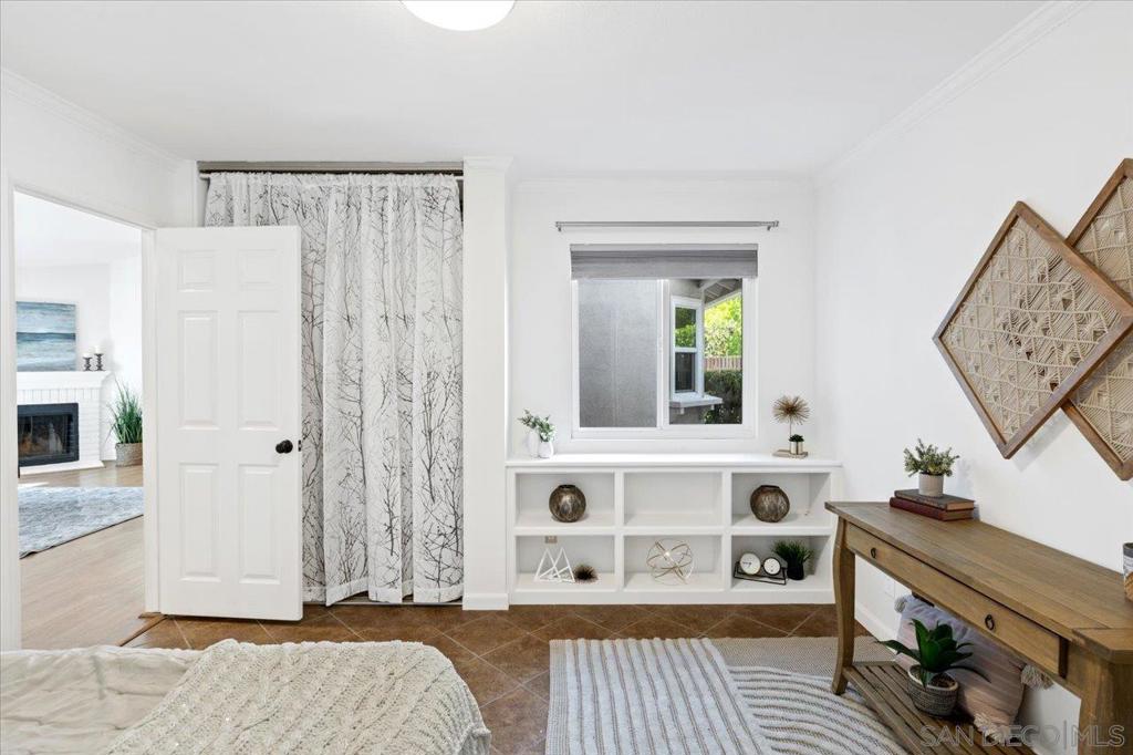 https://media.crmls.org/mediaz/d09b7eff-eb3c-4160-846c-0f0f4baf25d8.jpg?preset=X-Large
