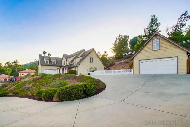 2543 Daisy Ln, Fallbrook CA: https://media.crmls.org/mediaz/d09c5686-2649-41fd-9bd0-75384948e406.jpg