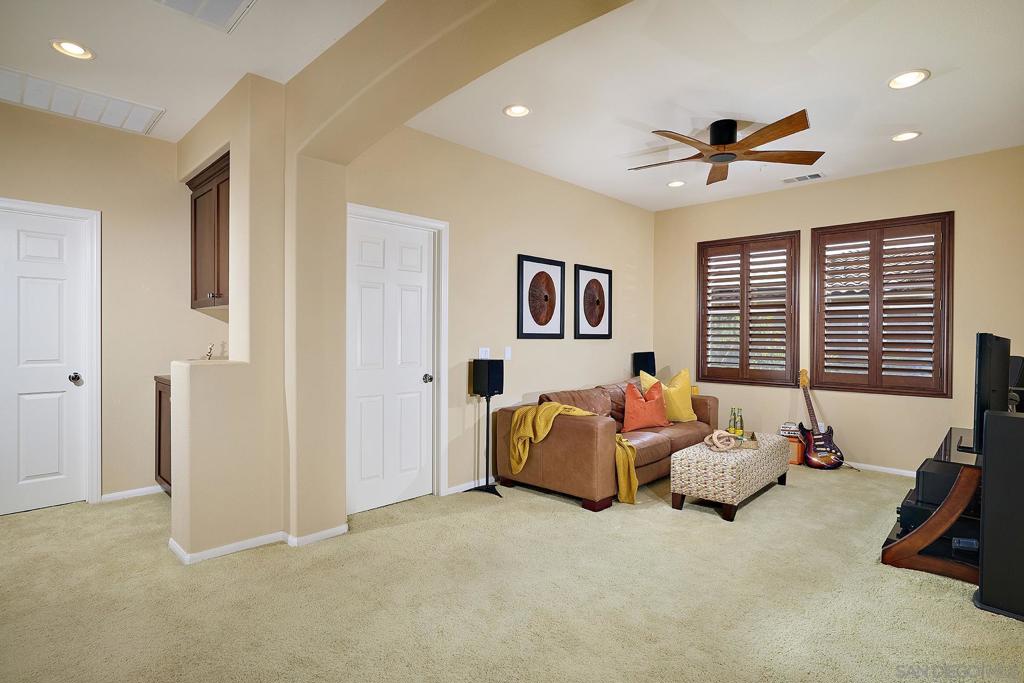 MLS #250034143SD img 34