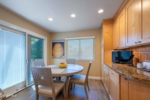 5426 Cedarhaven Drive, Agoura Hills CA: https://media.crmls.org/mediaz/d09cc960-ddce-438d-bc1b-16c58b7c4fef.jpg