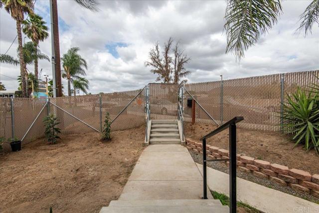 Detail Gallery Image 3 of 22 For 9742 Los Coches Rd, Lakeside,  CA 92040 - 2 Beds | 2 Baths