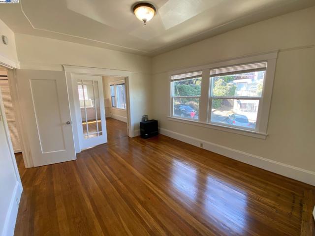 2004 Park Blvd, Oakland CA: https://media.crmls.org/mediaz/d09d9116-9470-4c1c-aa26-cc2537626ae6.jpg